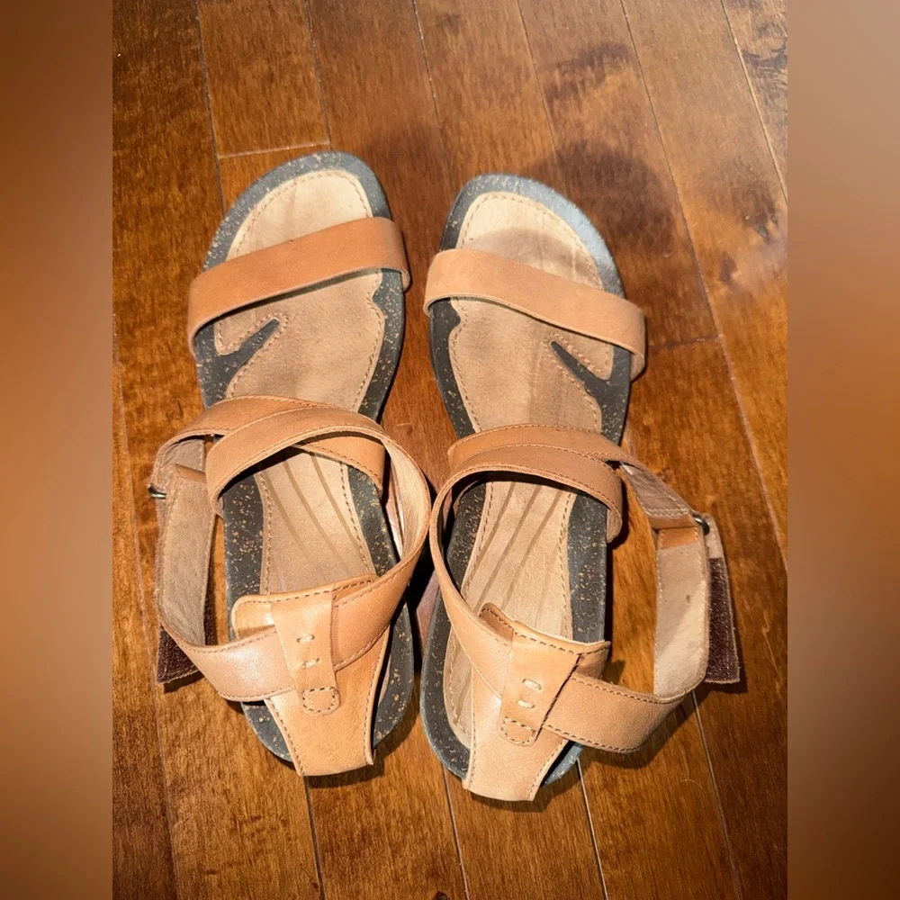 Teva Cabrillo Crossover Sandal - Picture 2 of 6